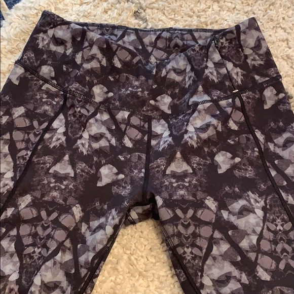 CALIA by Carrie Underwood leggings. - Picture 3 of 4